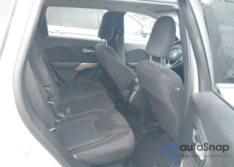 2017 Jeep Cherokee Latitude 4X4 from USA, damaged, VIN 1C4PJMCS2HW583857